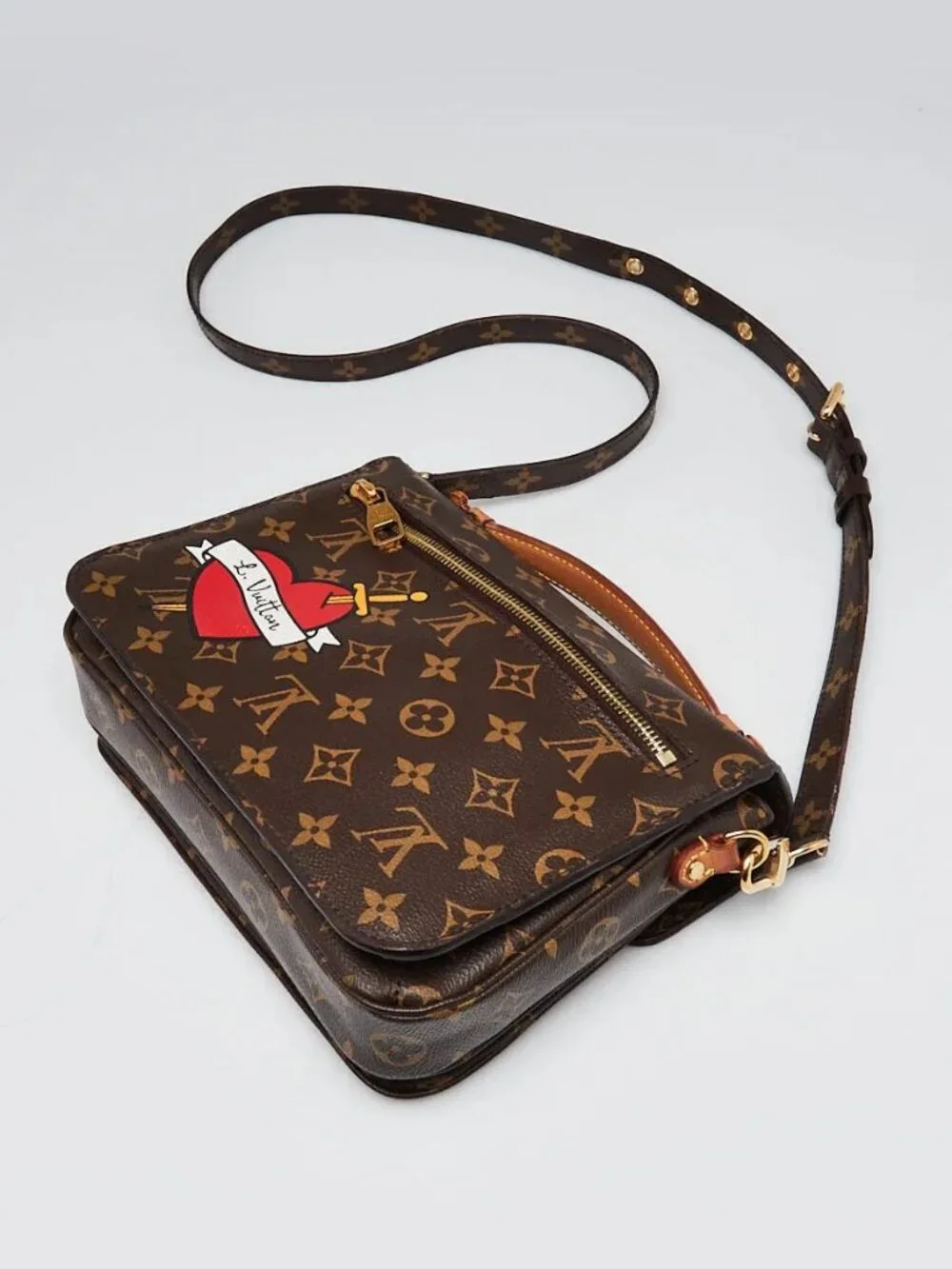 Louis Vuitton Monogram Canvas Patches Pochette Metis Bag